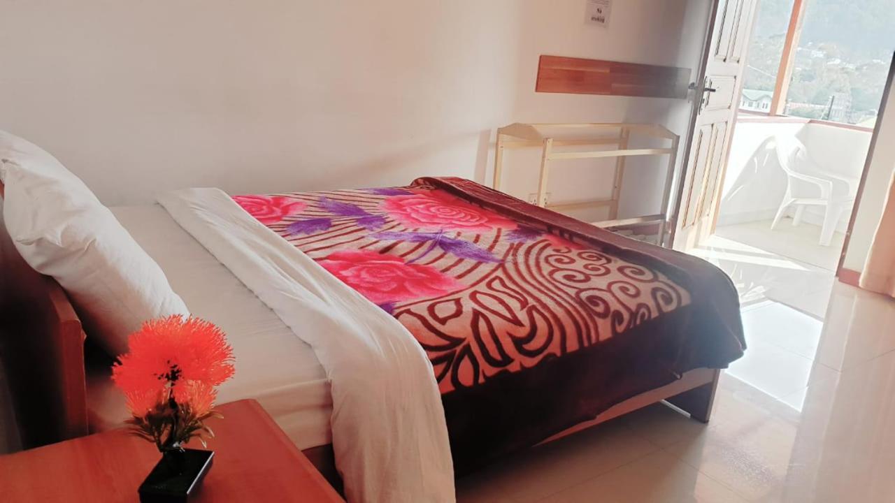 Oviya Guest Bed and Breakfast Nuwara Eliya Esterno foto
